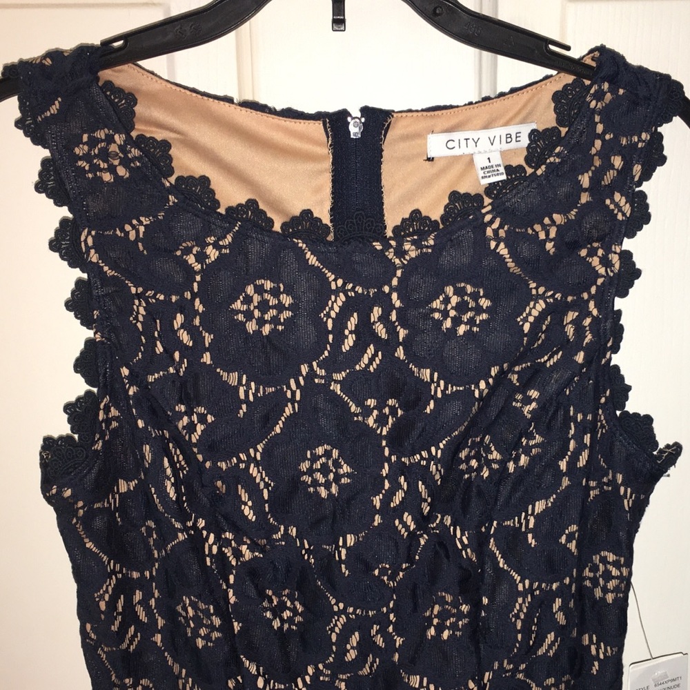 City Vibe Scallop round neckline A-line dress